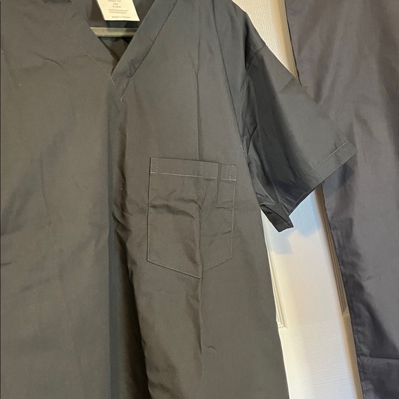 All heart unisex scrub set -*3 colors * - Picture 2 of 6